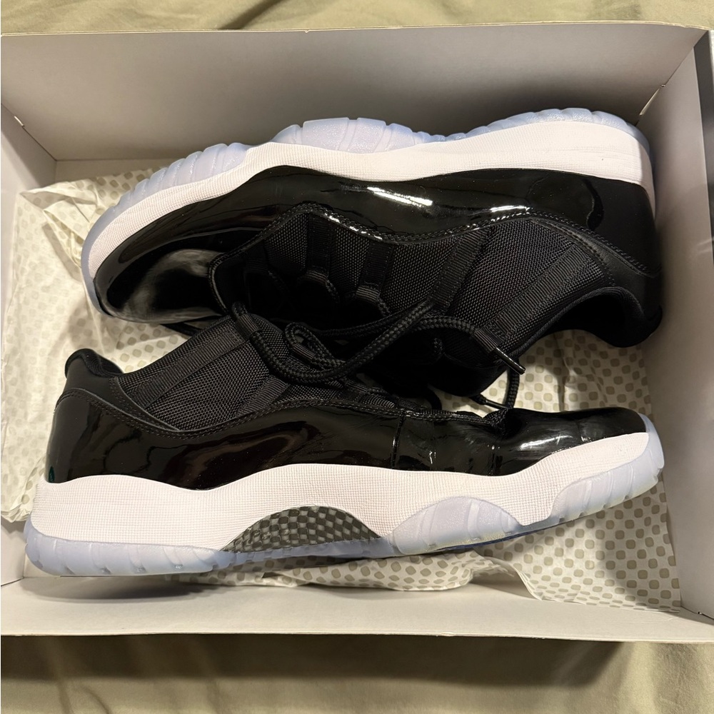 Jordan 11 Space Jam